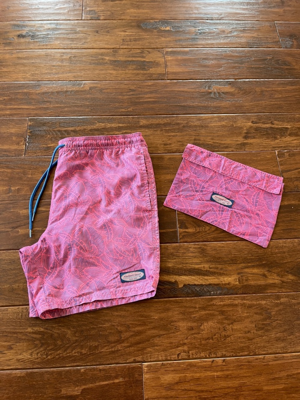 Vineyard Vines Men's Swim Trunks with Swim Pouch